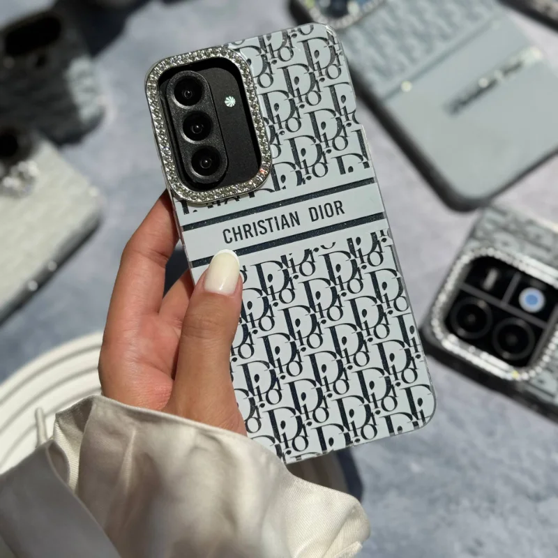 قاب White Christian Dior دور لنز نگین سامسونگ و شیائومی